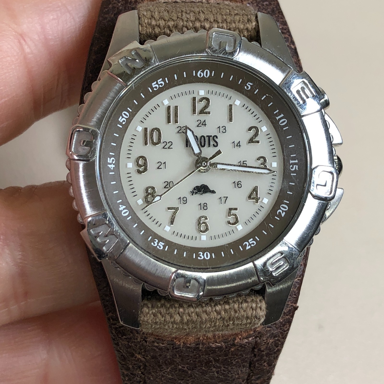 Vintage Roots Womens Field Compass Bezel Leather Bund Quartz 30mm Watch 7 1/4″