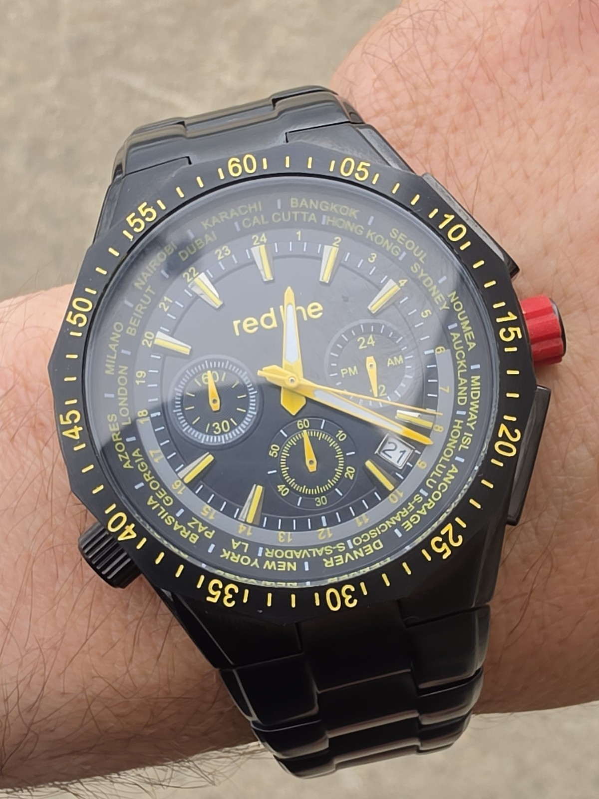 Red Line Men’s Chronograph Black Dial Yellow Accents Nice Watch! New Battery