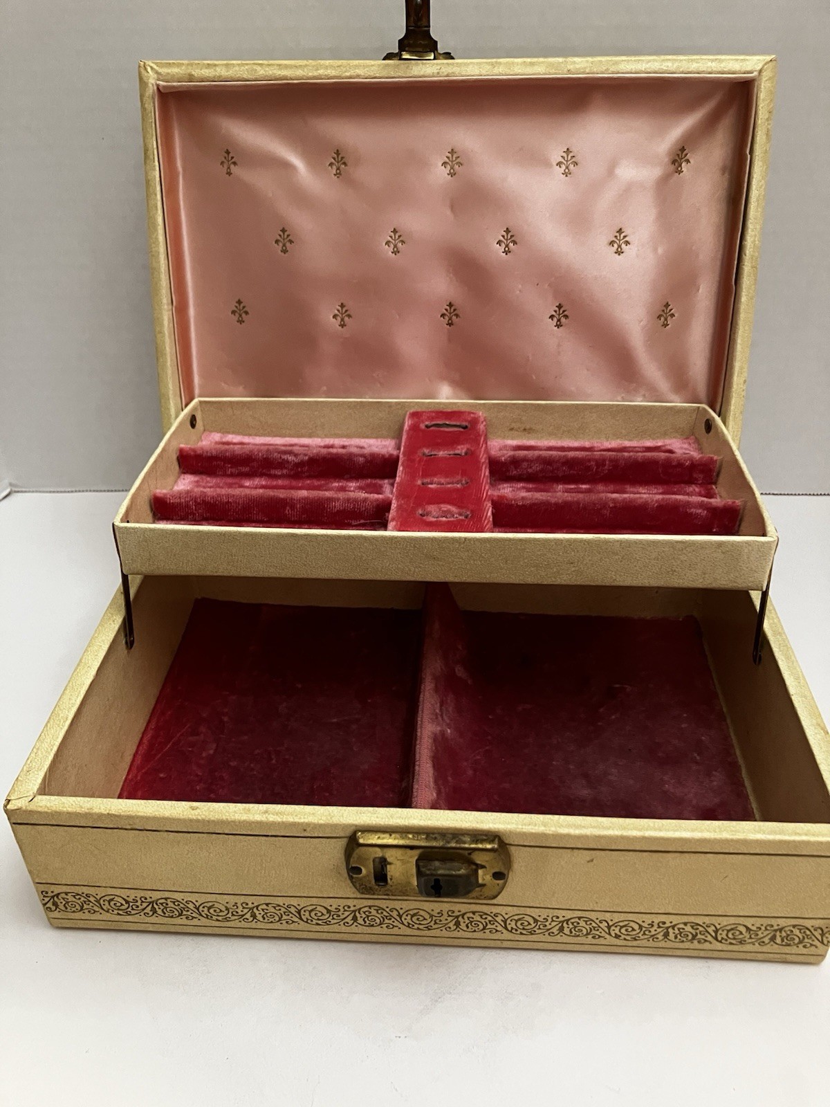 Vintage Jewelry Box Cream & Gold Pink Velvet Interior Flip Lock No Key