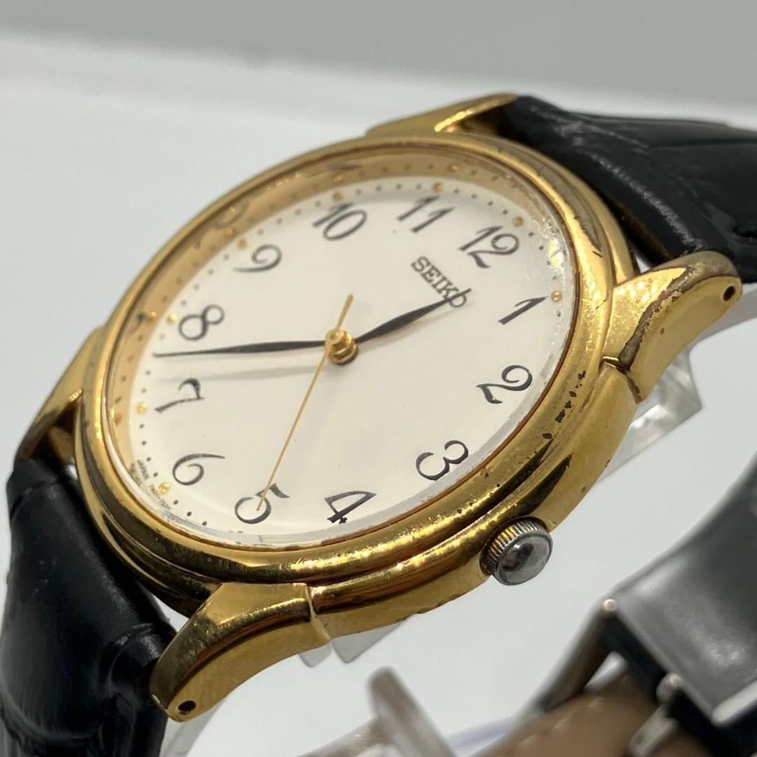 Excellent condition, fully functional SEIKO men’s quartz watch, gold and whi
