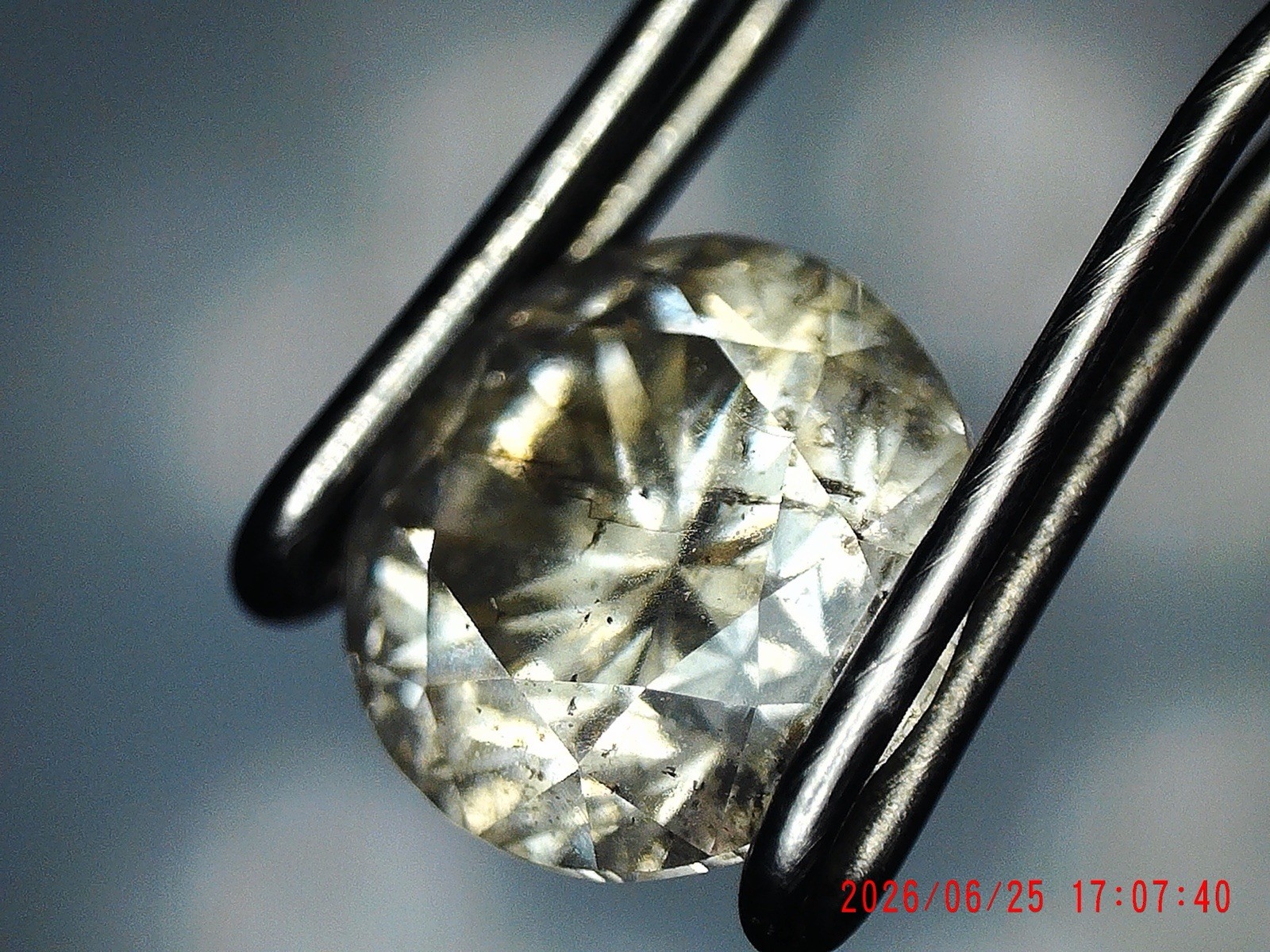 0.7ct GIA Natural Certified Diamond Treated Clarity Round 5.43-3.68mm