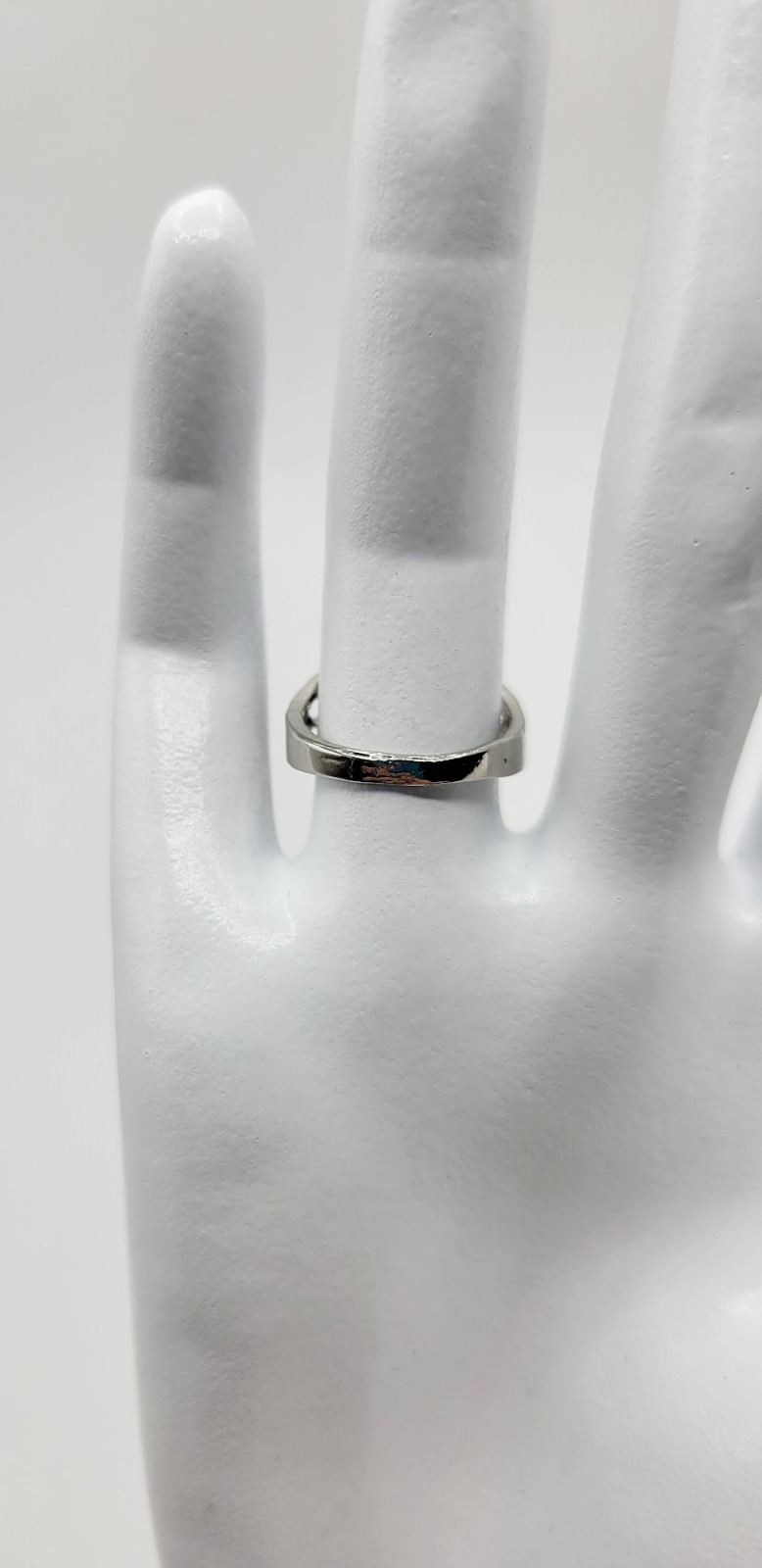Women’s Silver Tone Oval Simulated Stone Red Black White Blue Yellow Ring Size 5