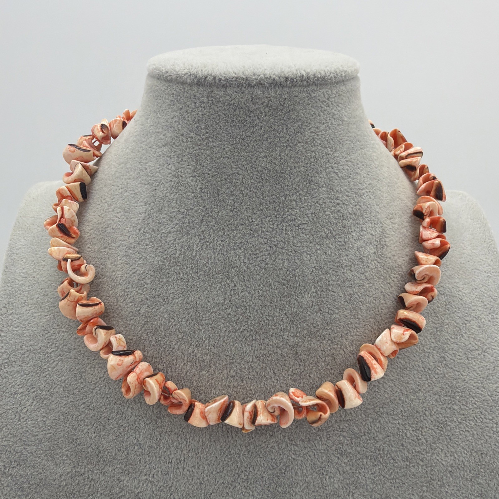 Vintage Luhuanus Shell Necklace Peach Curly Jewelry Hawaiian 16.5″ Barrel Clasp