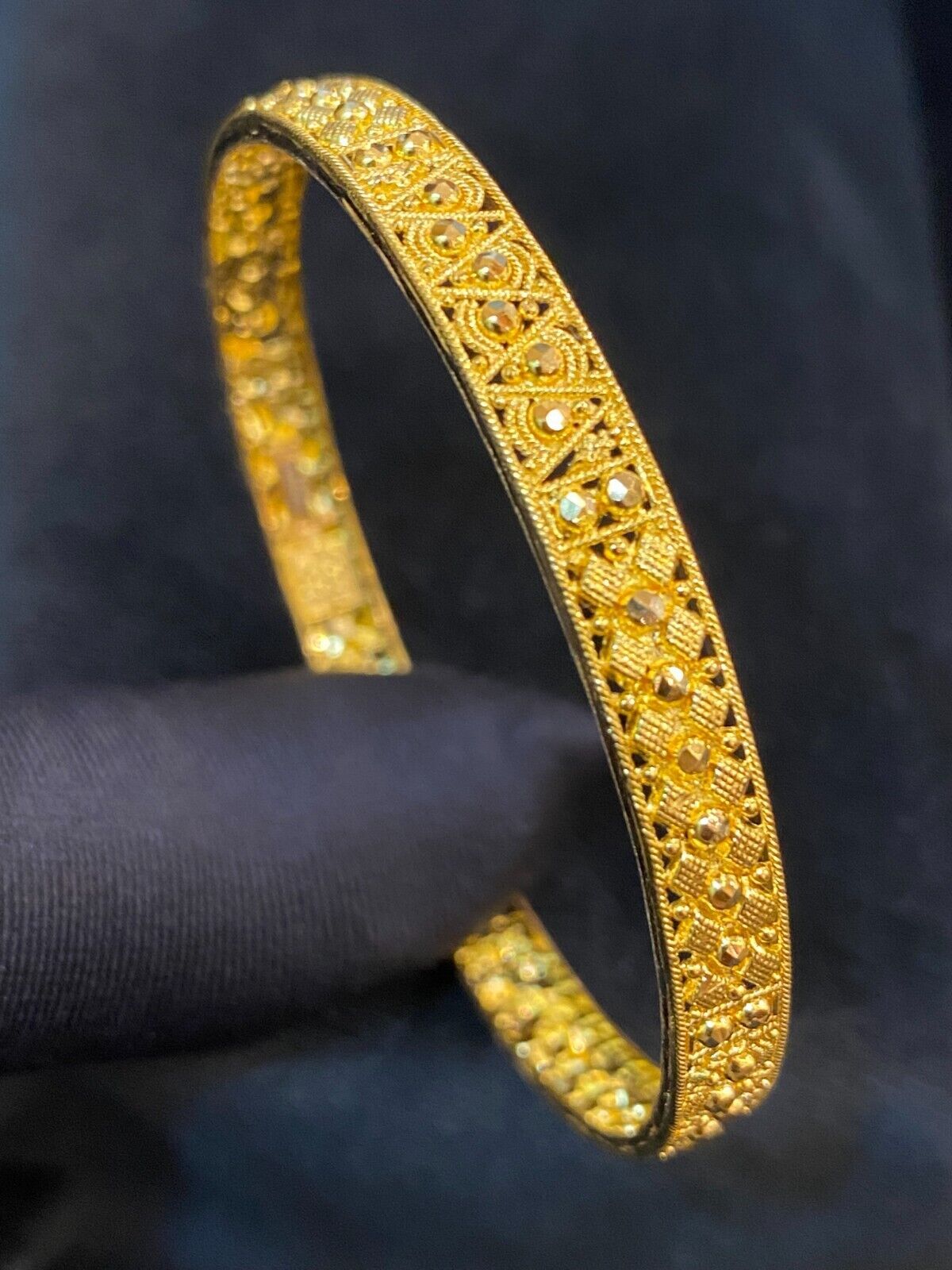 Gorgeously Dubai Handmade 6.40MM Bangle Bracelet In 916 Solid 22K Yellow Gold