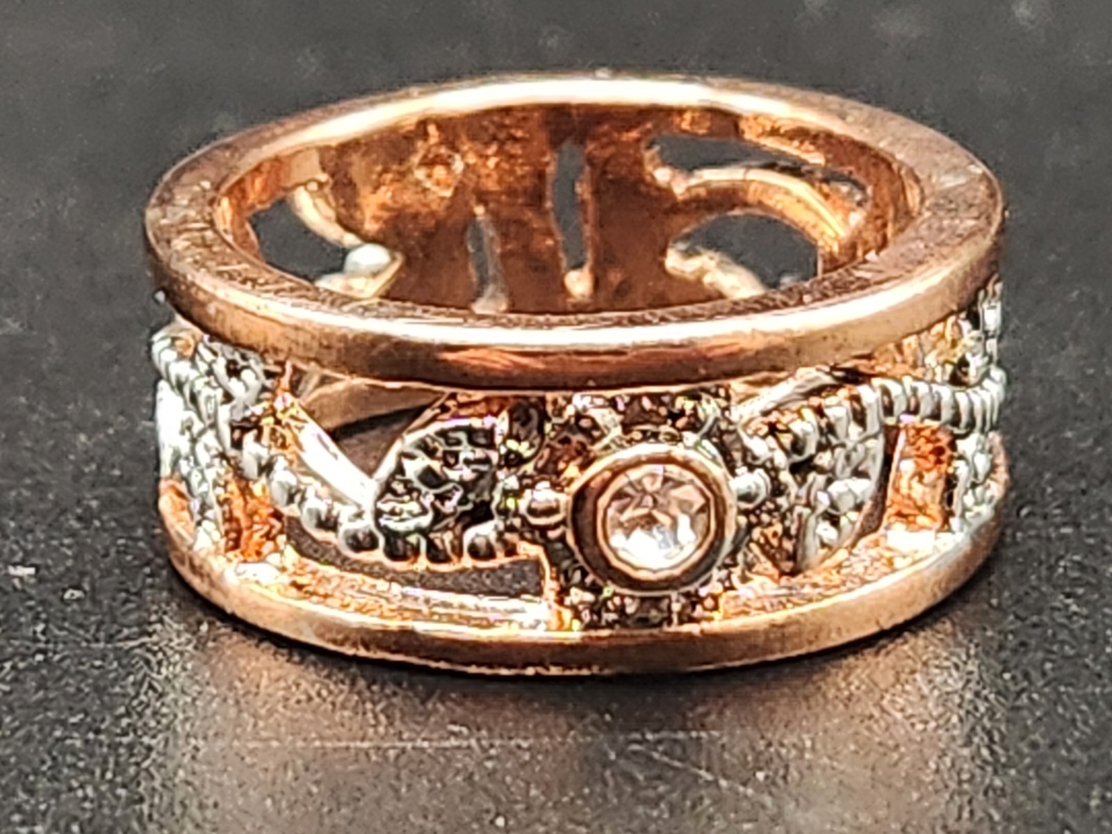 #0302 – Vintage Rose Gold Tone Multi-Tone Crystal Band Ring Size 5 Openwork 4g