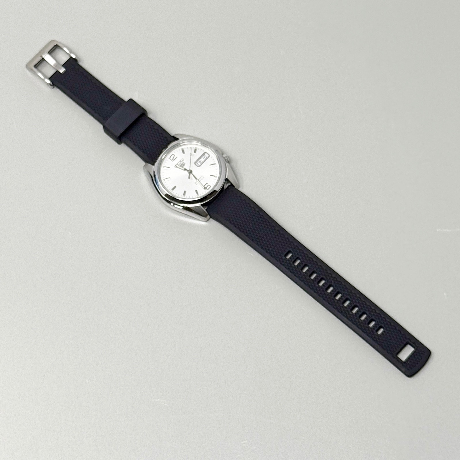 Seiko 5 SNK385 Stainless Steel Silver Dial Day Date Automatic Watch