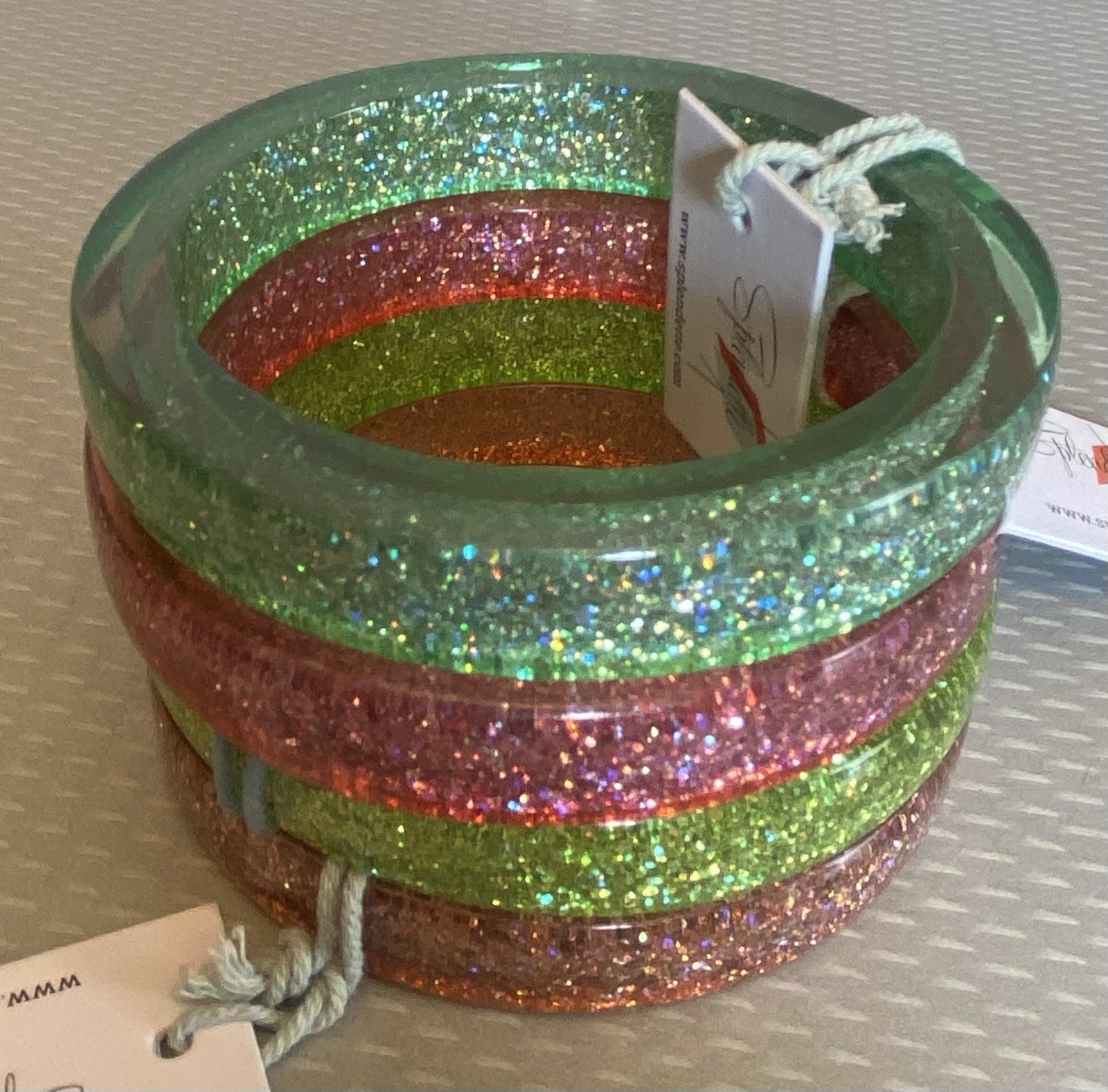 Bangle Set 4 Lucite Plastic Glam Glitter Duchess Pink Green Splendette w/tags 8″