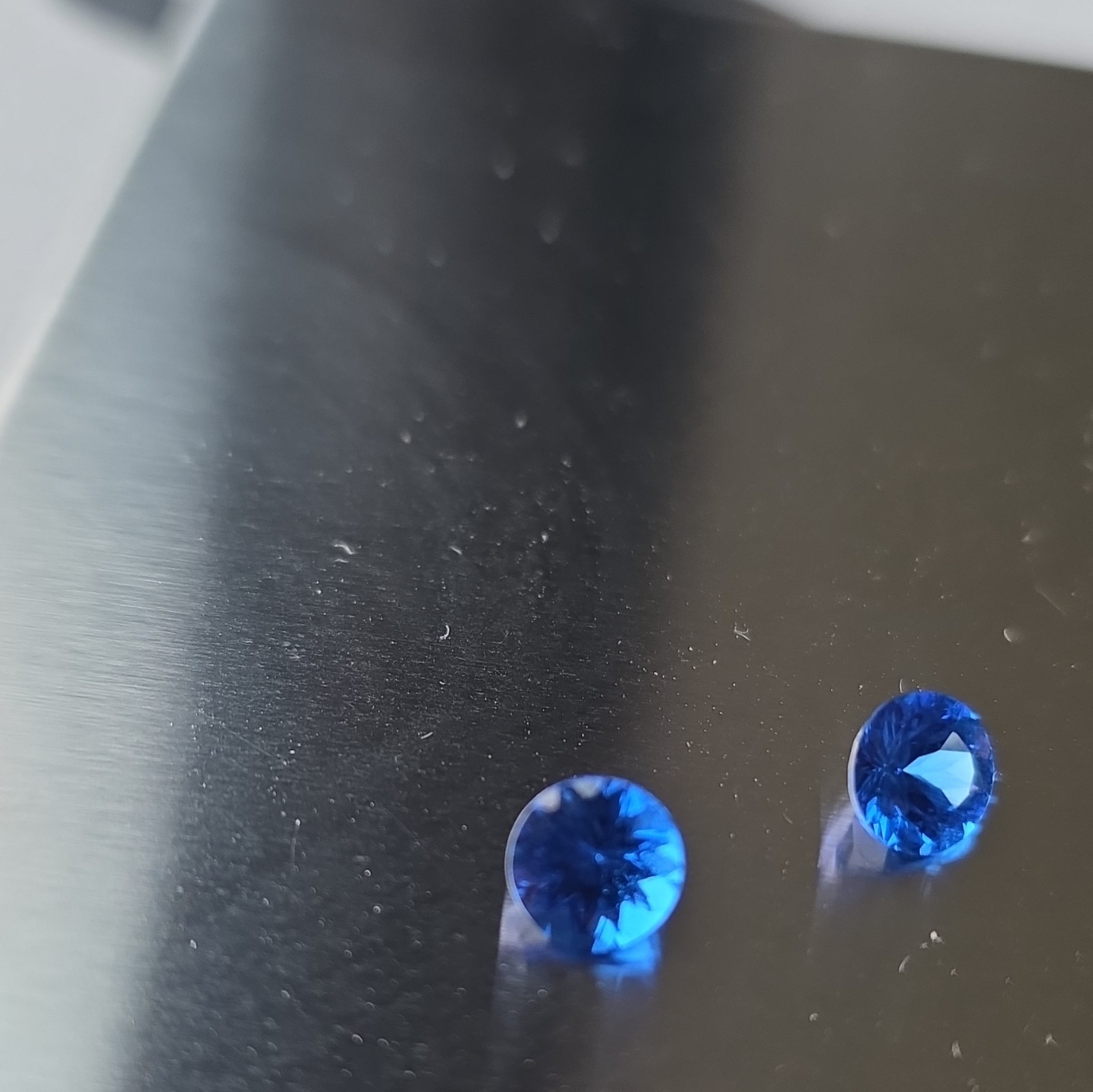 Lab-Created Blue Spinel Pair 2pcs Round Cut Gemstones 6.5×6.5mm NLR652A