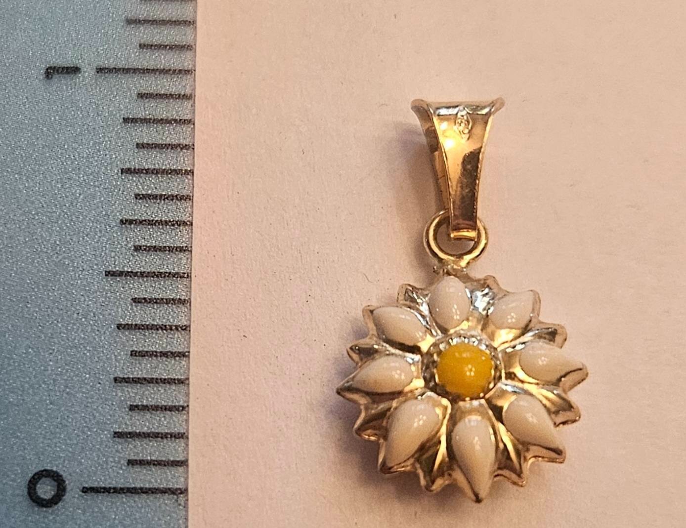 New 18K Yellow Italian Gold ‘ SUNFLOWER ‘ Charm Great Gift idea! 