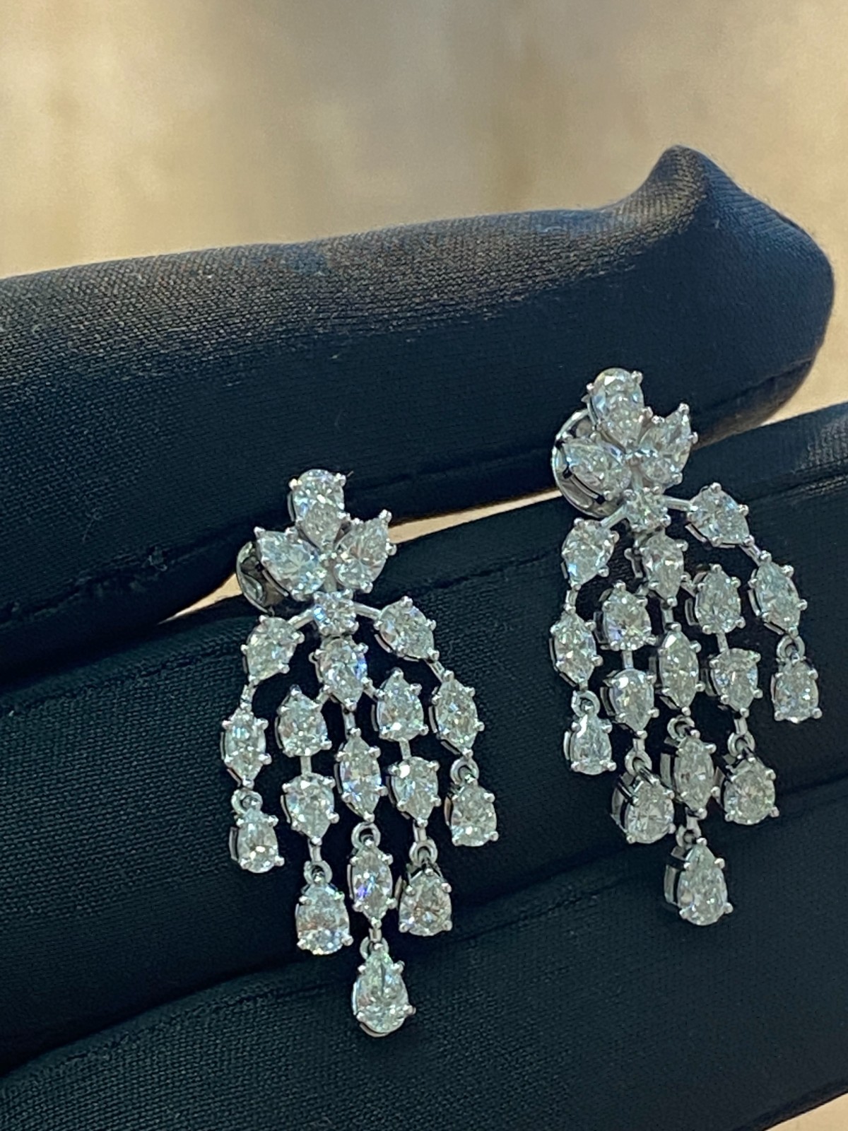 Beautiful 4.07 Cts Pear Marquise Round F/VS1 Diamonds Dangle Earrings 18K Gold