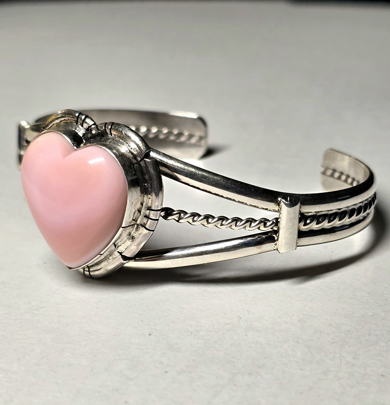 Navajo Sterling Silver Pink Conch Shell Heart Cuff Bracelet 925 Signed SE