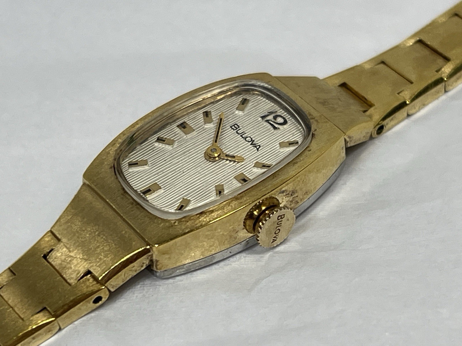 Women’s Bulova 1973 Vintage 6CL Mechanical Wind Gold Tone Swiss Made Watch-WORKS