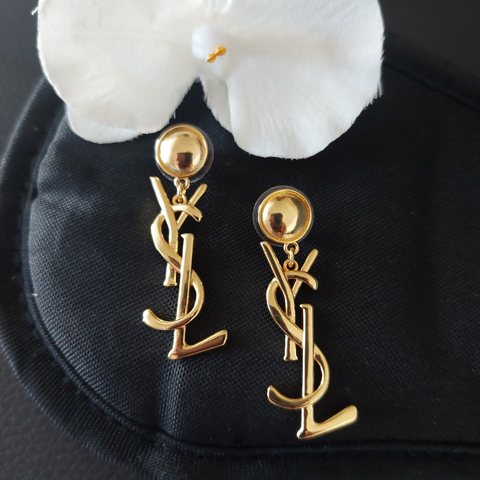 Auth. YVES SAINT LAURENT YSL Dangle Drop LOGO EARRINGS Gold Tone