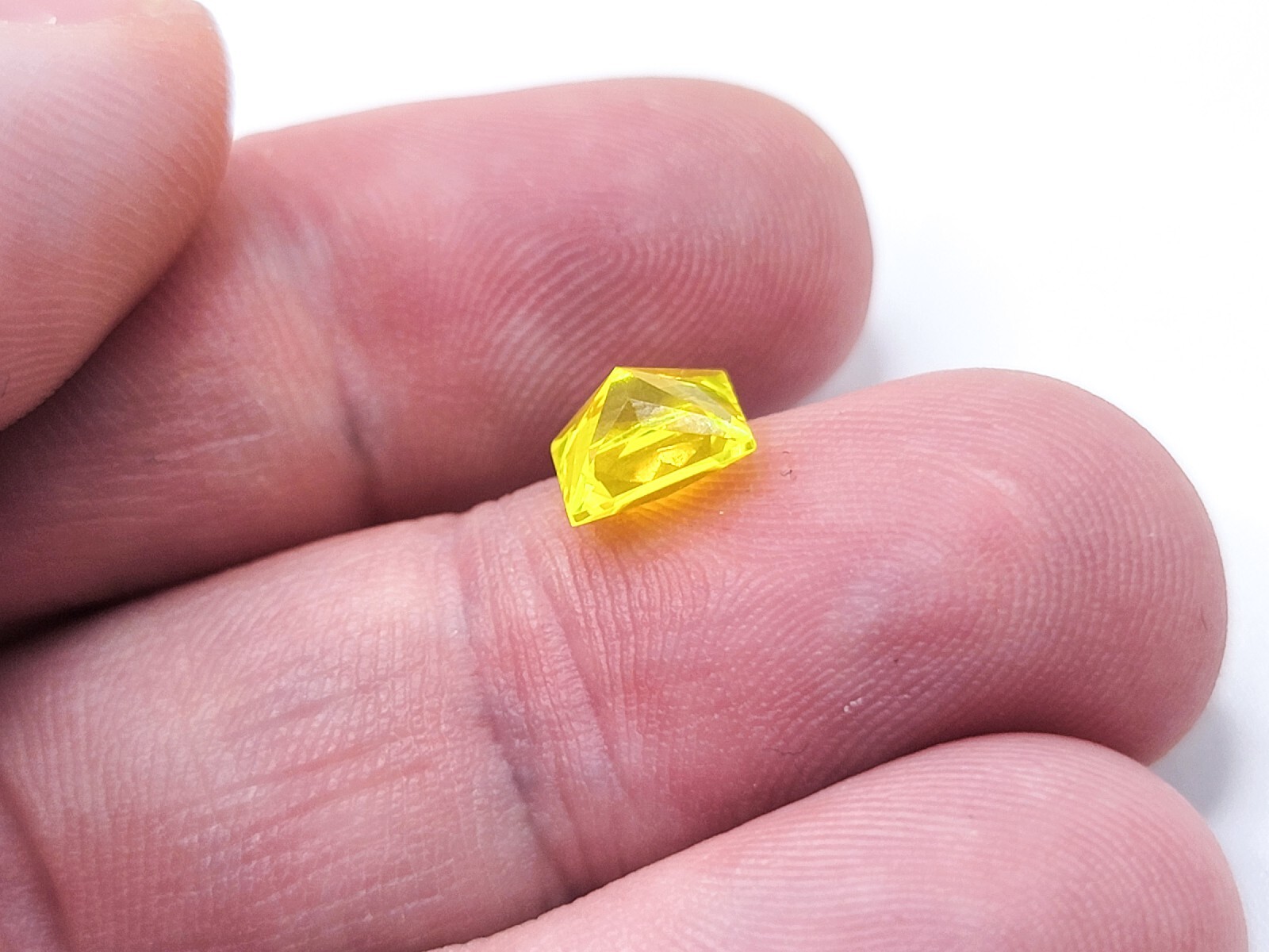 UV Yellow YAG Yttrium Aluminum Garnet 2.4ct Fluorescent Square Princess Cut 7mm
