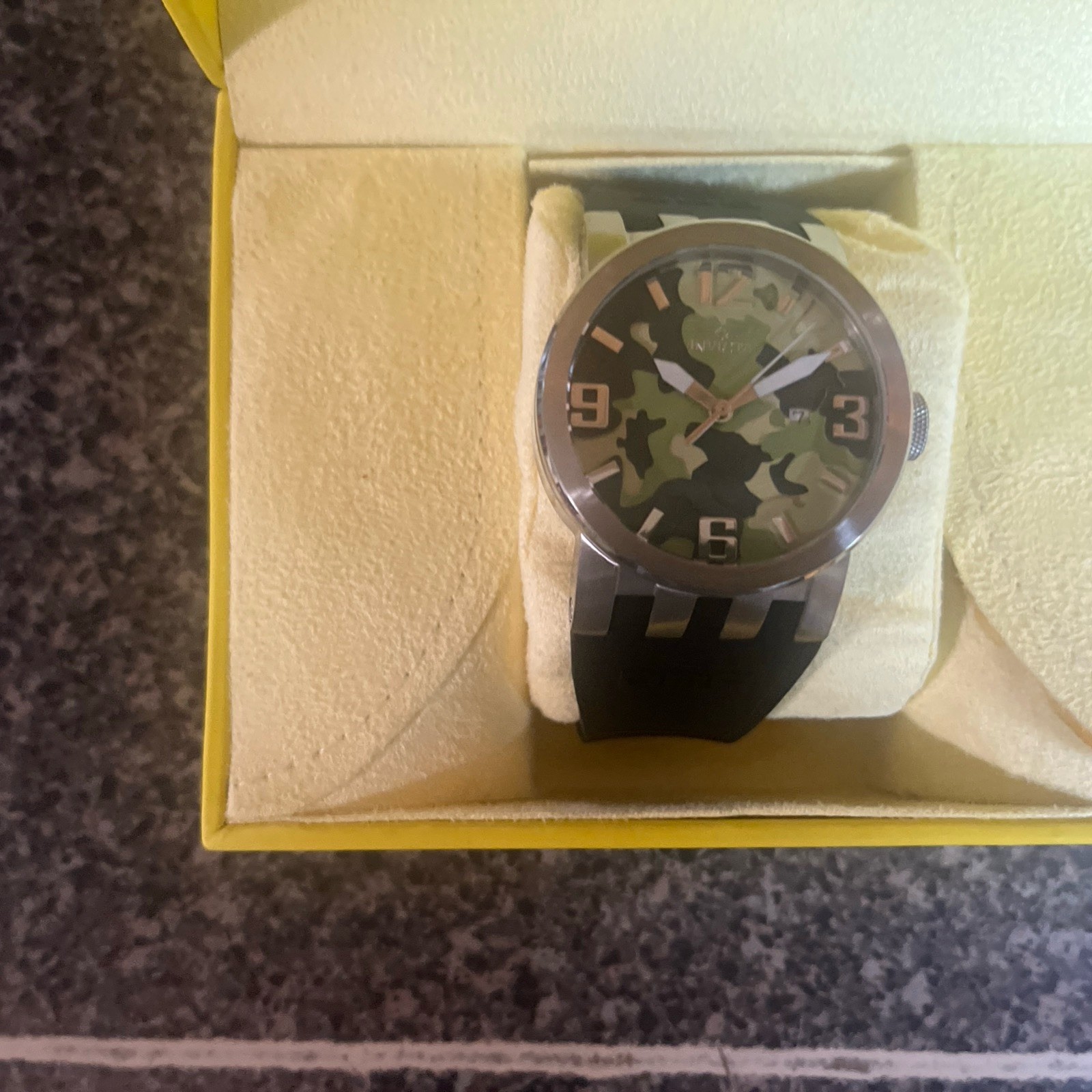 Invicta Men’s Camouflage Watch Rubber Strap Model 10453 DNA NIB w/ warranty