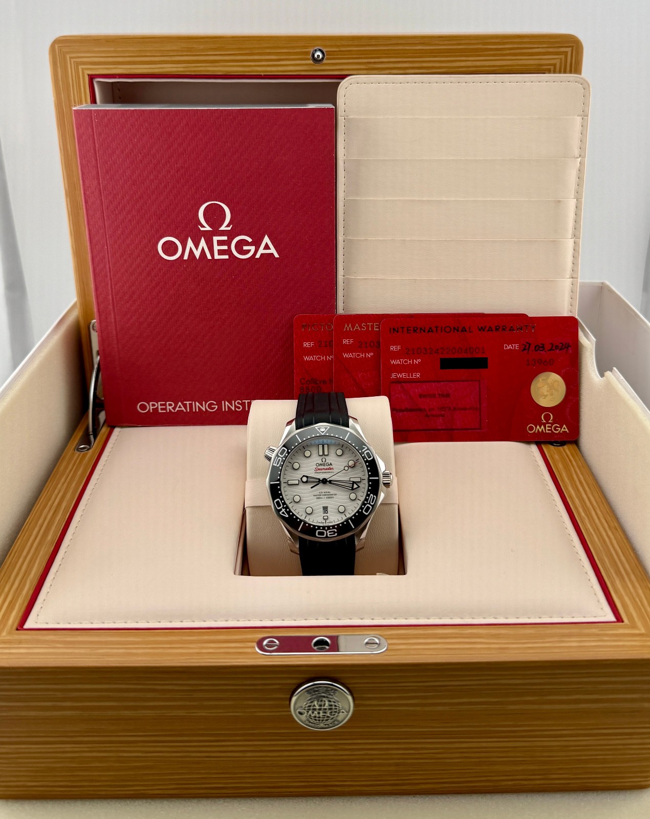 OMEGA Seamaster Diver 300M 210.32.42.20.04.001. 42mm. Full Set.