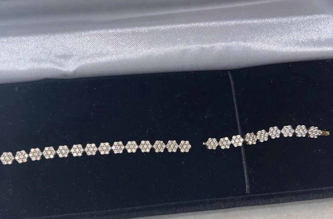 Stunning 14K Yellow Gold Flower Cluster Diamond Tennis Bracelet -7L
