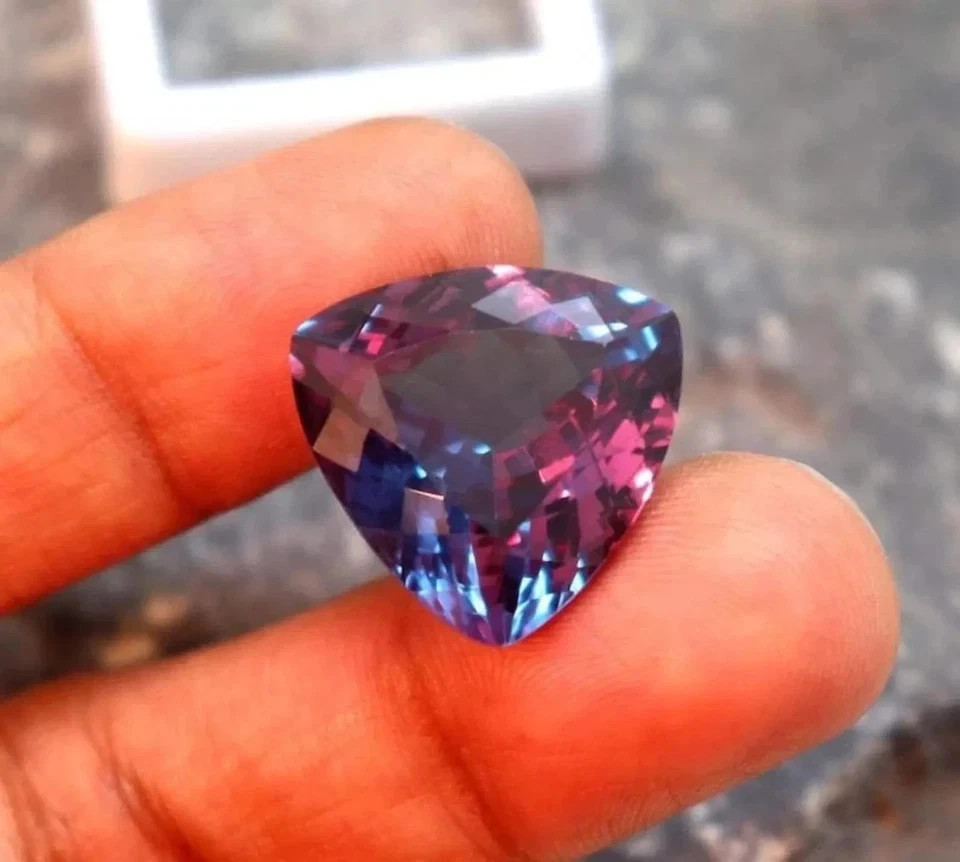 10 CT Russian Natural Alexandrite Color Change Trillion Cut Certified Gemstone