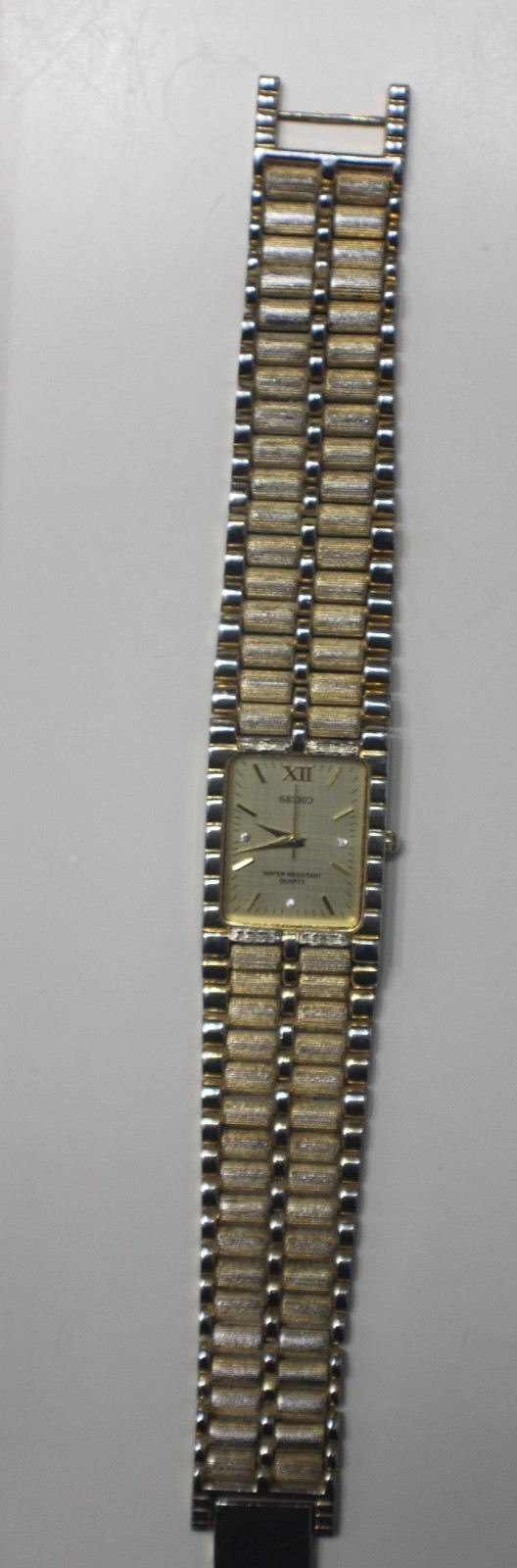 Super Collectible SEIKO Quartz Men’s Watch 18K –5560