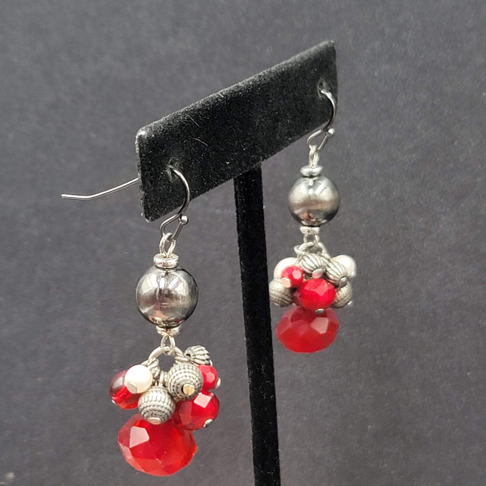 Pierced Earrings Silver tone Red Gray White Black Bead Dangle 1.5″