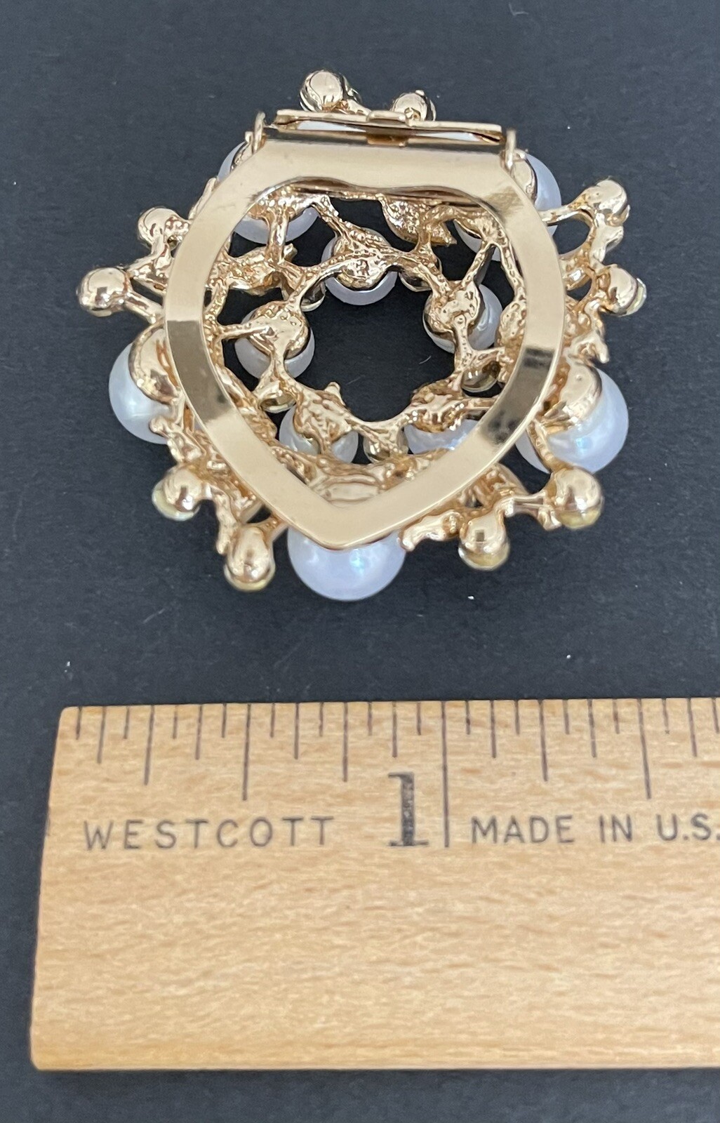 SCARF CHARM CLIP WREATH Rhinestones Faux Pearls Gold Tone Sweater Ashley Cooper