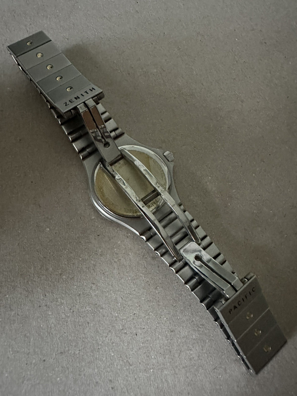 Vintage Zenith Pacific museum lady Quartz ETA 255.441 with box – working