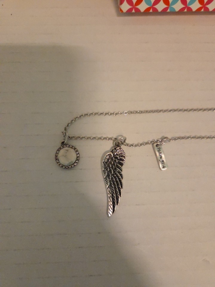 Premier Designs Silver Tone Angel Wing Charm Necklace 30in /W 4in Extender