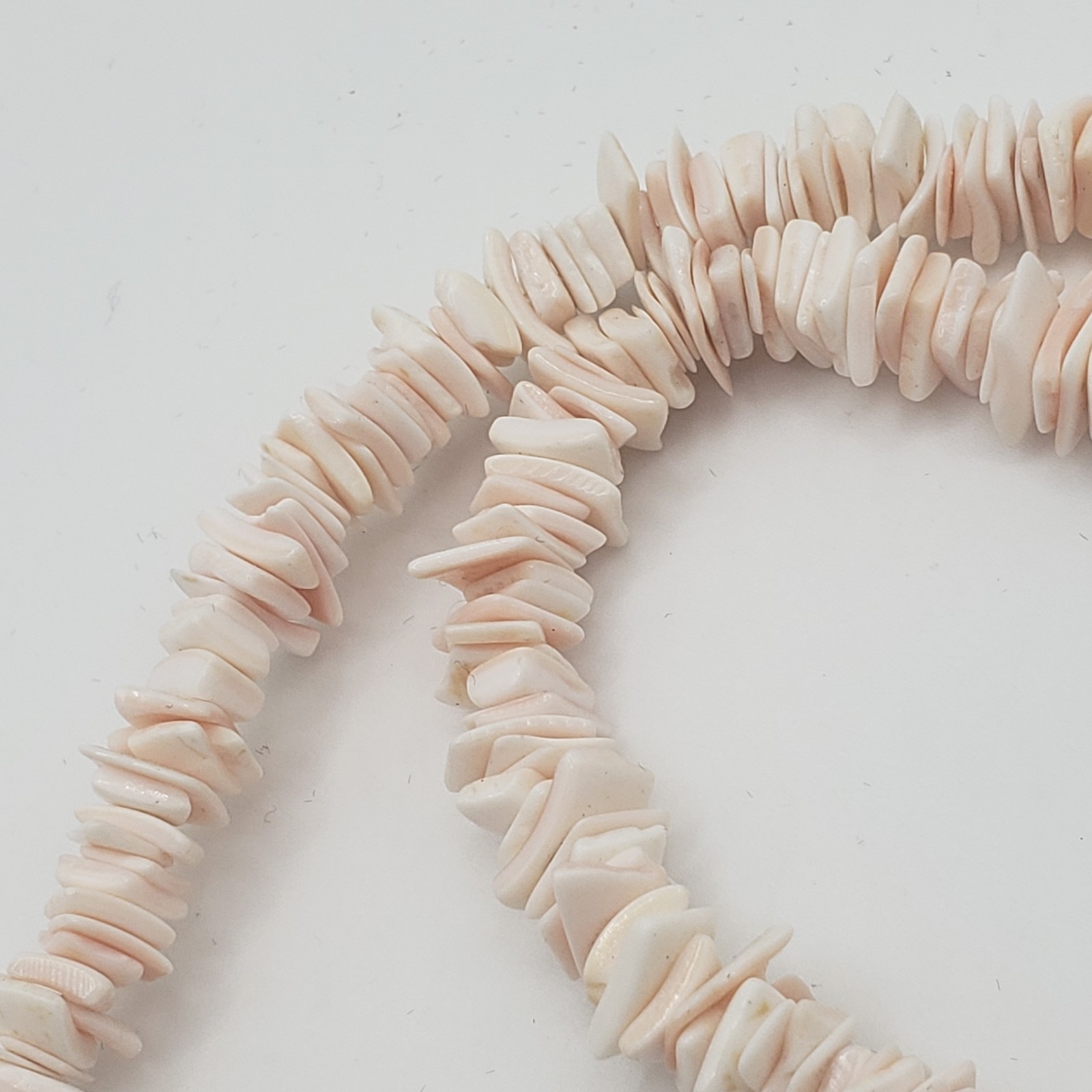 Vintage 80s-90s Shell Chip Shards Necklace Light Pink 16″ Surfer Tropical Beach