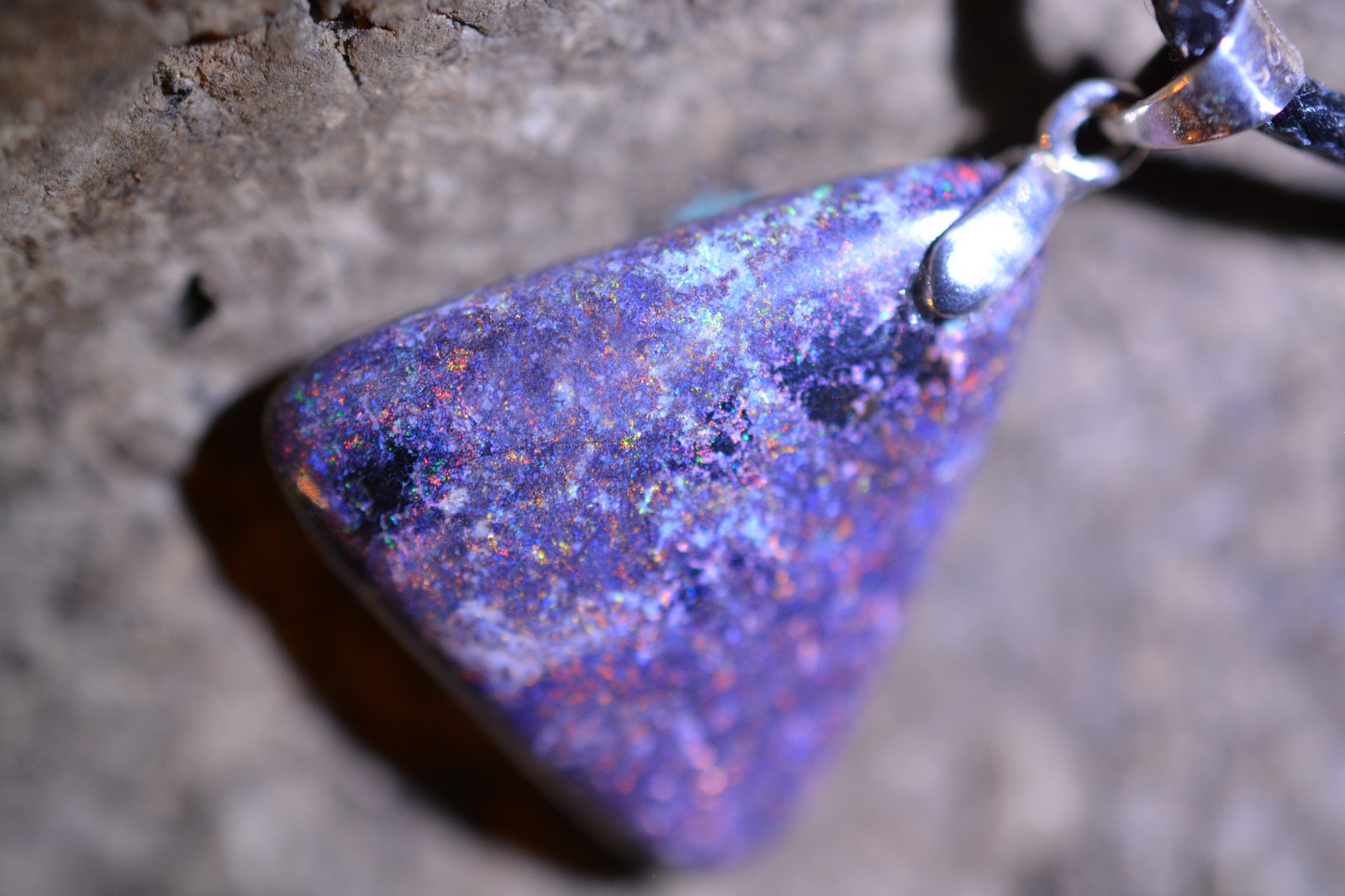 10ct 20x20x5 Mooka Boulder Hard Matrix Opal Necklace AUS