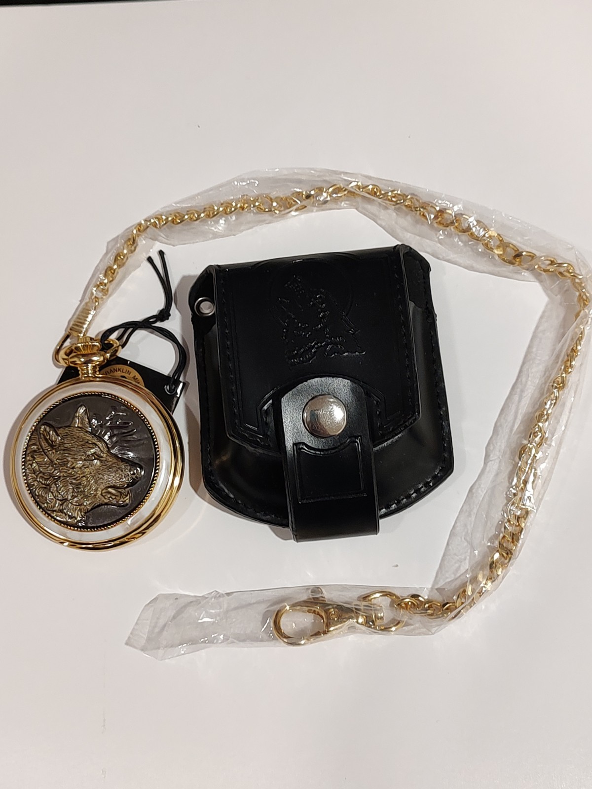 Vintage Franklin Mint “Spirit of the Wolf” Pocket Watch with Black Pouch Working