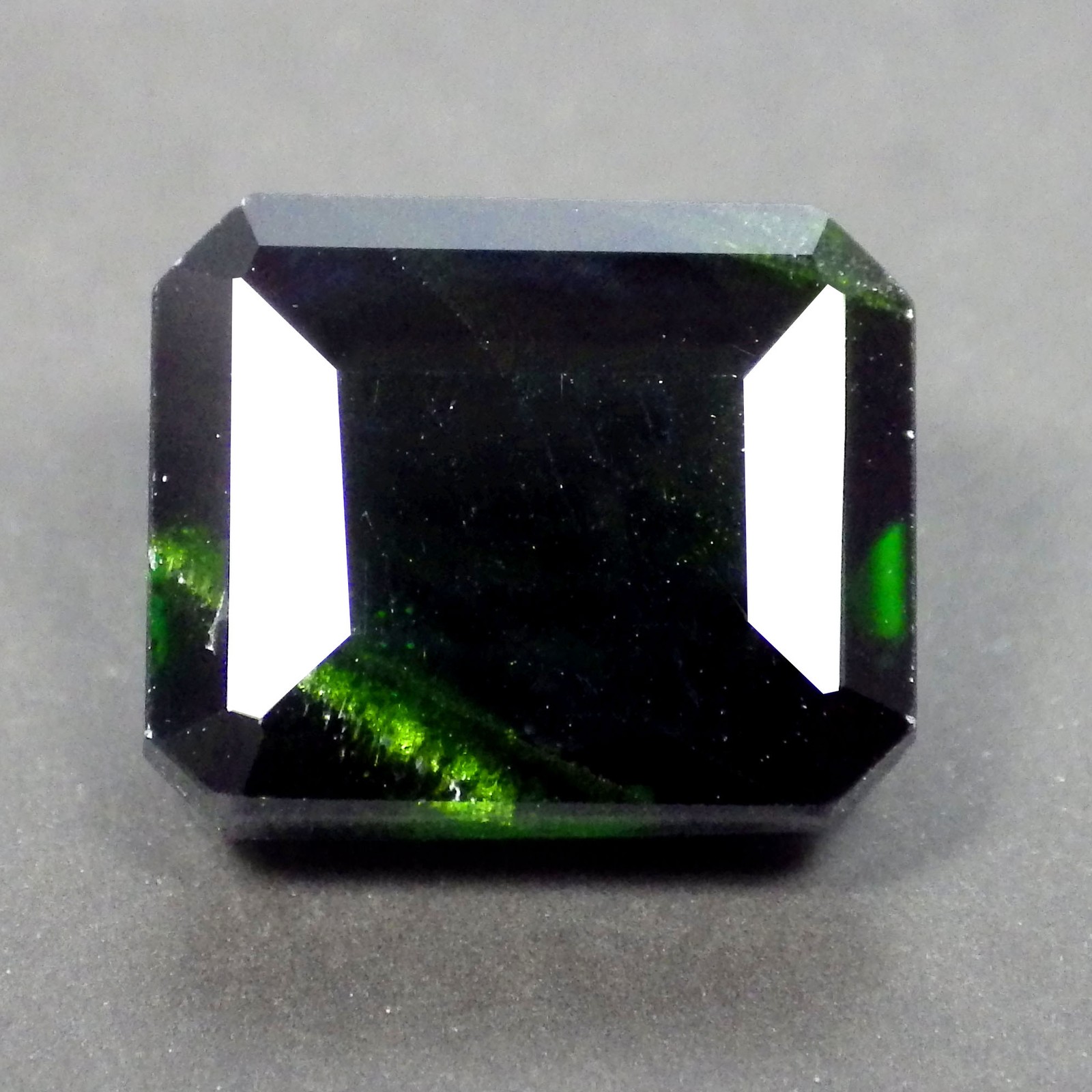 5.14 Cts EXTRA ORDINARY EMERALD (10 x 8 mm) 100% NATURAL GREEN CHROME DIOPSIDE