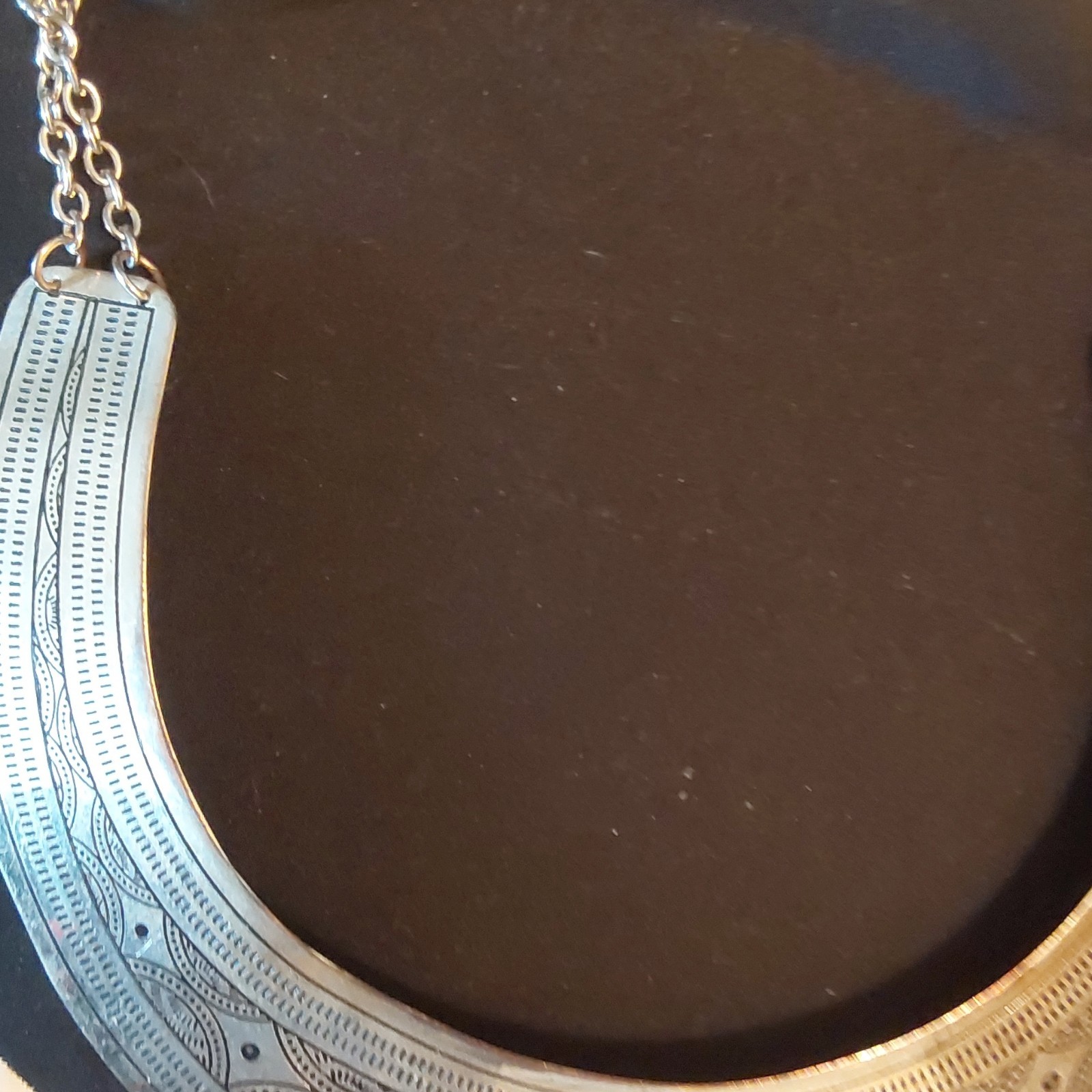 Silver Tone Etched Collar Necklace Round Medallion Pendant Dangles