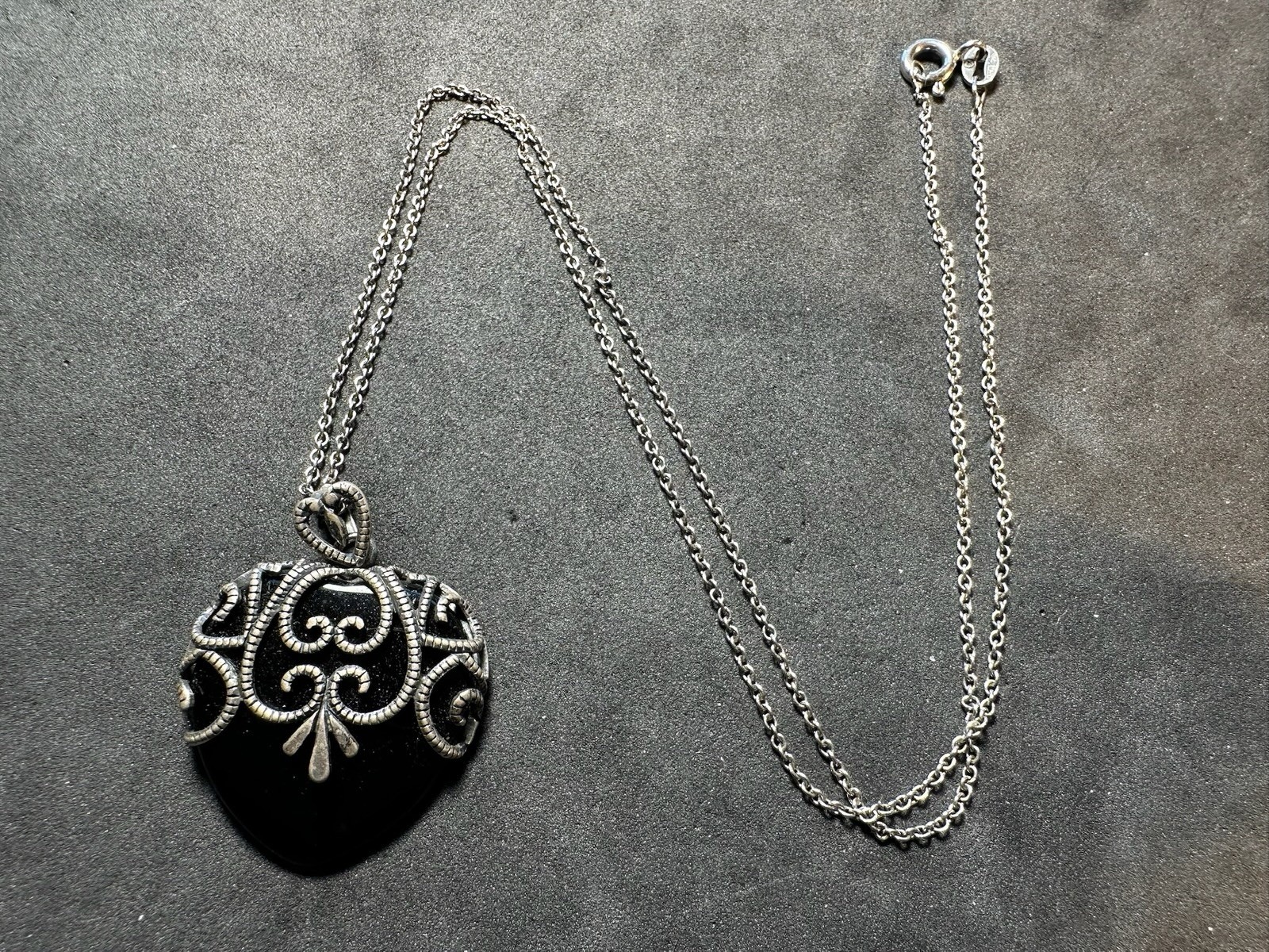 6.00g Vintage 925 Sterling Silver Black Heart Filigree Italy Necklace M 18 in