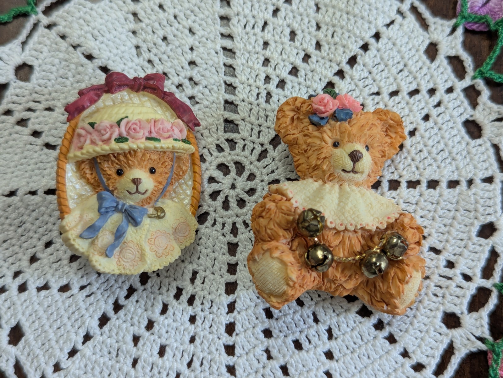 SET/2 VTG Resin BROOCHES w/sam Cute BEAR in diff styles x DOLLS/DECORS, PREOWN