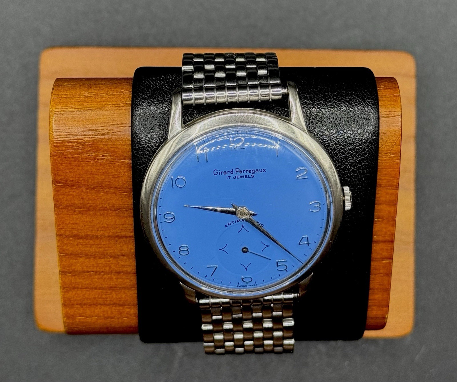 1950s Girard Perregaux Antimagnetic 17J Blue Dial BOR Bracelet Swiss