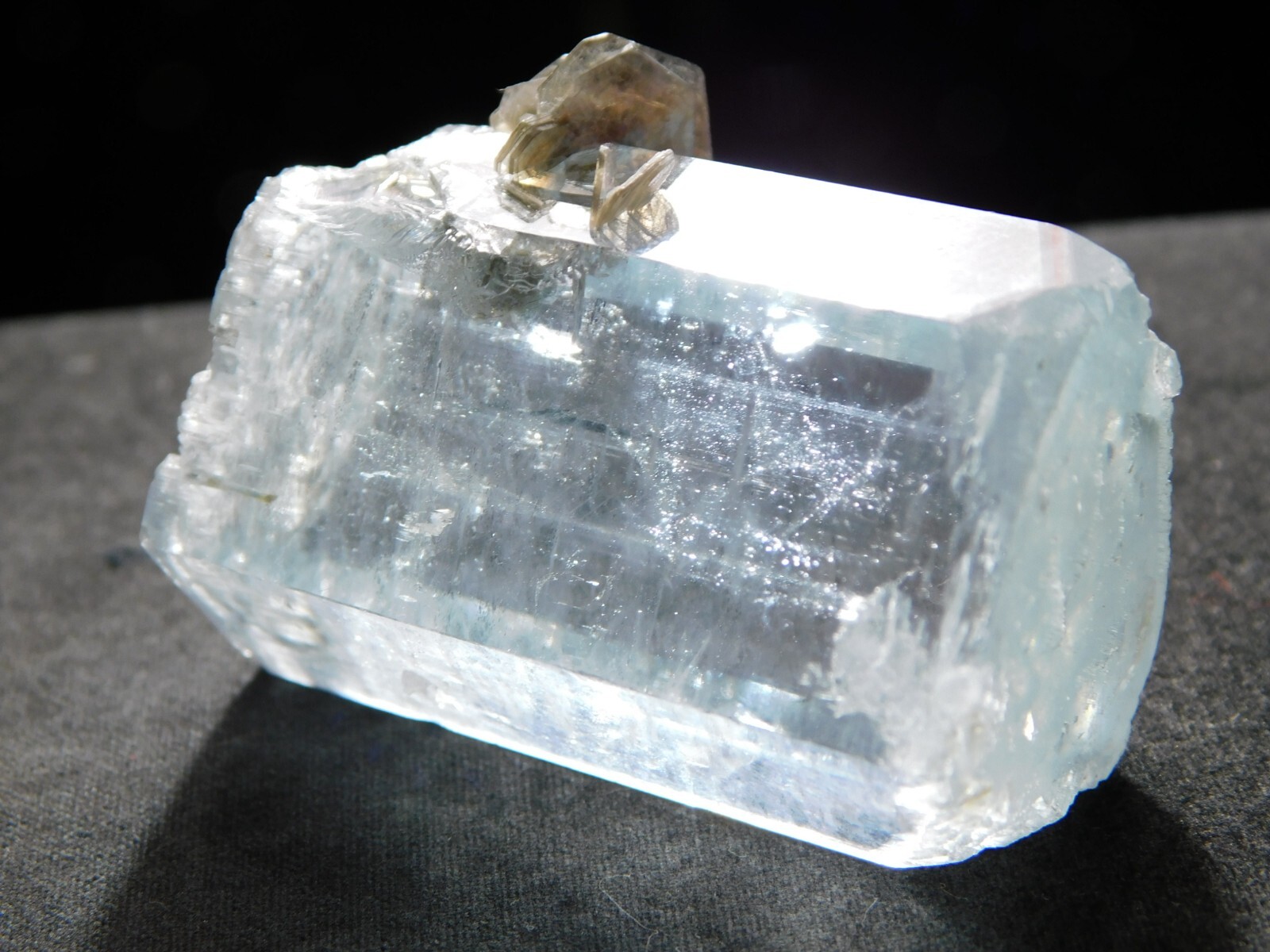 VERY Translucent! BLUE Terminated AQUAMARINE Crystal Pakistan 203ct