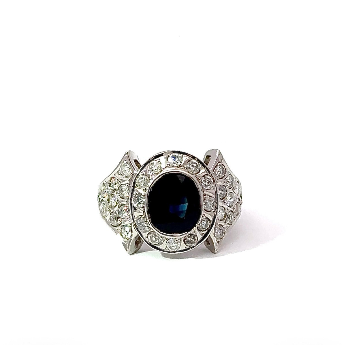 Ring 750 Gold Magnificent Vintage Ring 14K White Gold with Sapphire & Diamonds