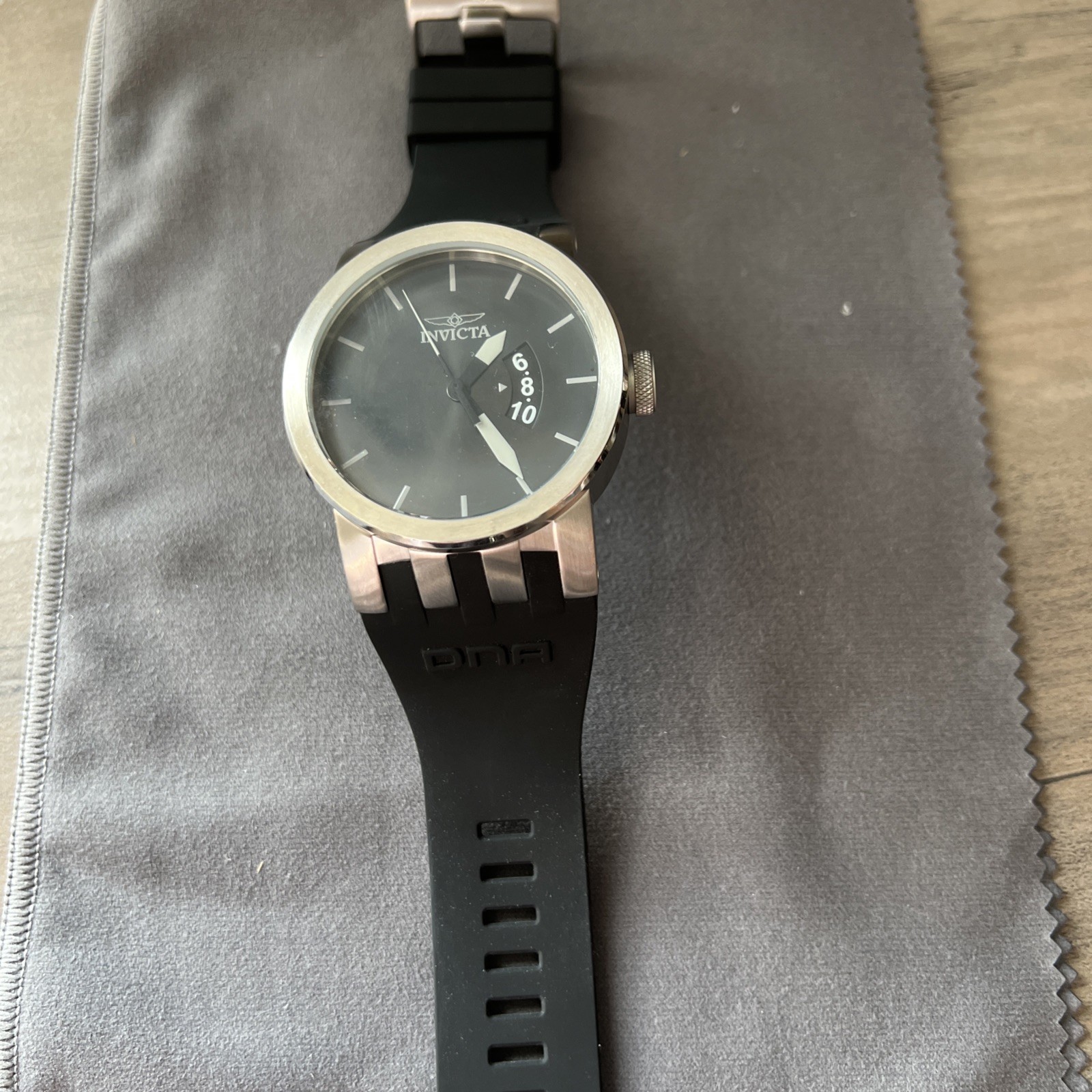Invicta DNA Urban #10404 Never Worn Perfect Condition