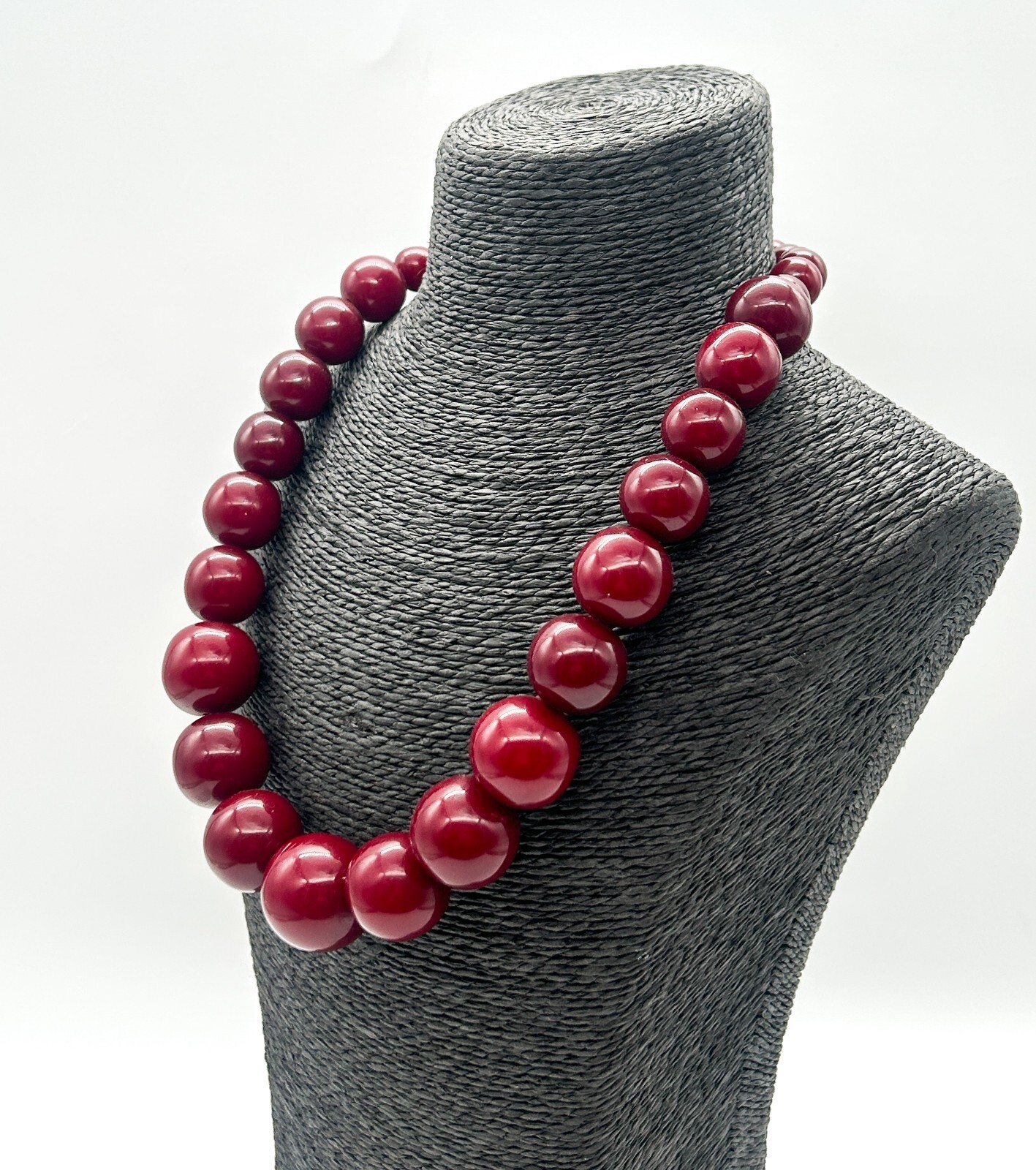 Vintage Graduated Burgundy Red Plastic Bead Necklace Hidden Screw Barrel Clasp