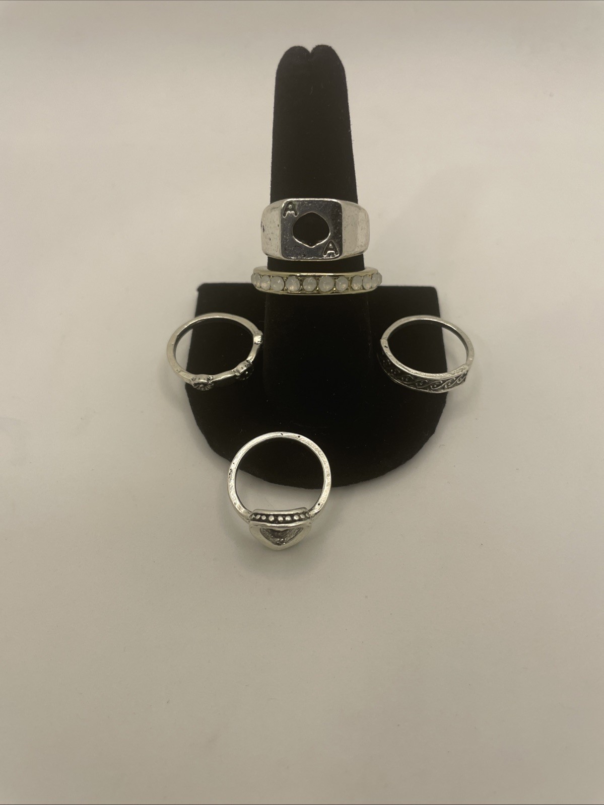 Lot of 5 Silvertone & Black, Faux Pearl, Floral, Boho Retro Rings Varies Sizes