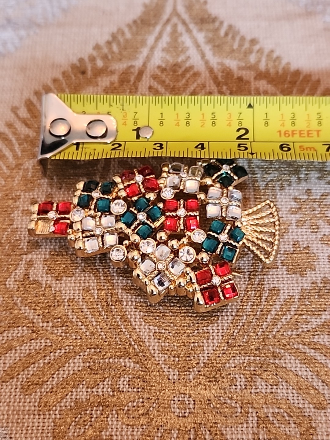 Holiday Lane Gold Tone Christmas Tree w/ Colorful Stones Brooch Pin 2.25″ x 1.75