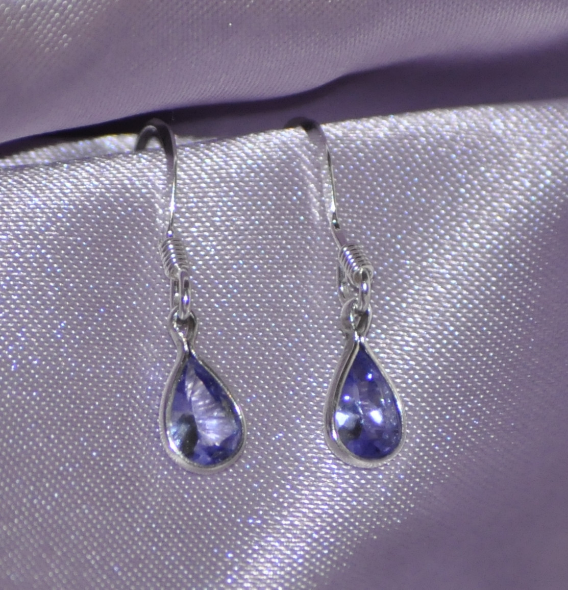 ONE PAIR 6mm x 4mm PEAR SHAPE TANZANITE DROPS- EARRINGS SET IN STERLING SILVER