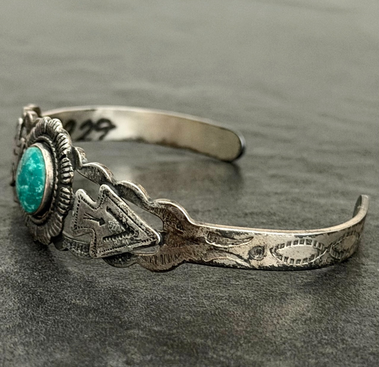 Vintage FRED HARVEY era Navajo ARROW HEAD Turquoise Sterling Bracelet 6.75in