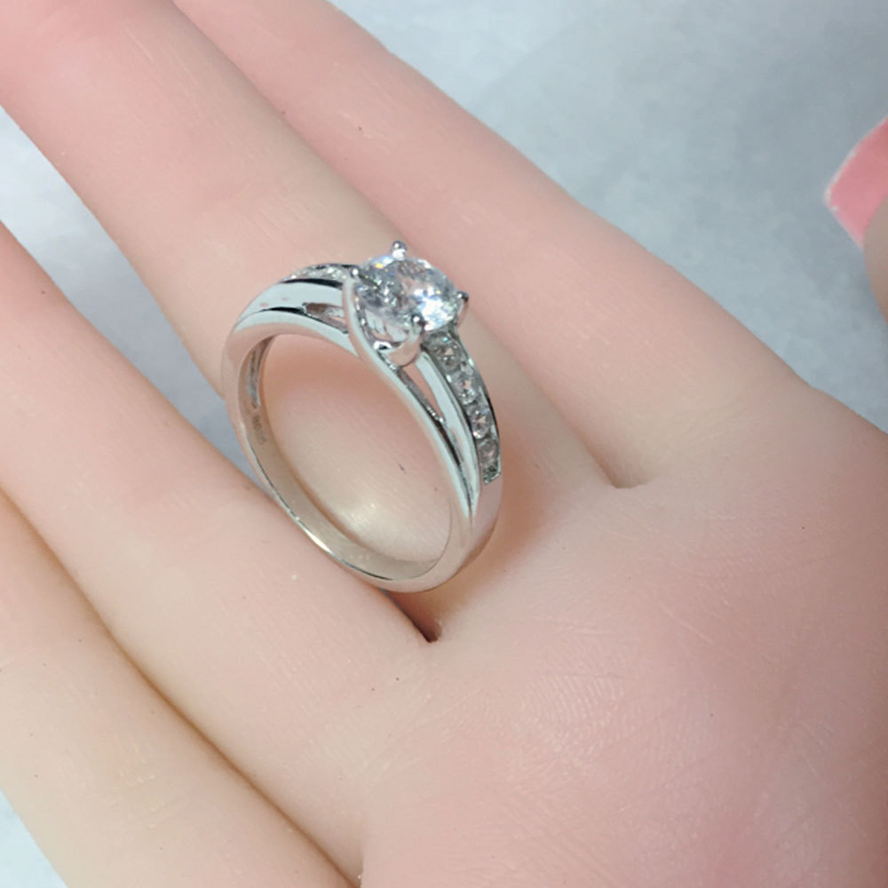 Solid 925 Sterling Silver Solitaire 1.50 Ct Round Cubic Zirconia Engagement Ring