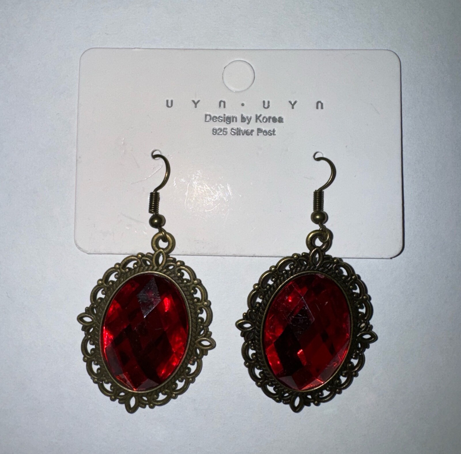 Vintage Uyn Uyn Earrings Dangles Red Rhinestones Filigree Trim
