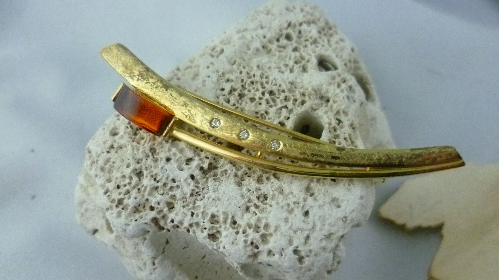 Brooch Gold Plated Amber Master Hallmarked 925 Sterling Silver