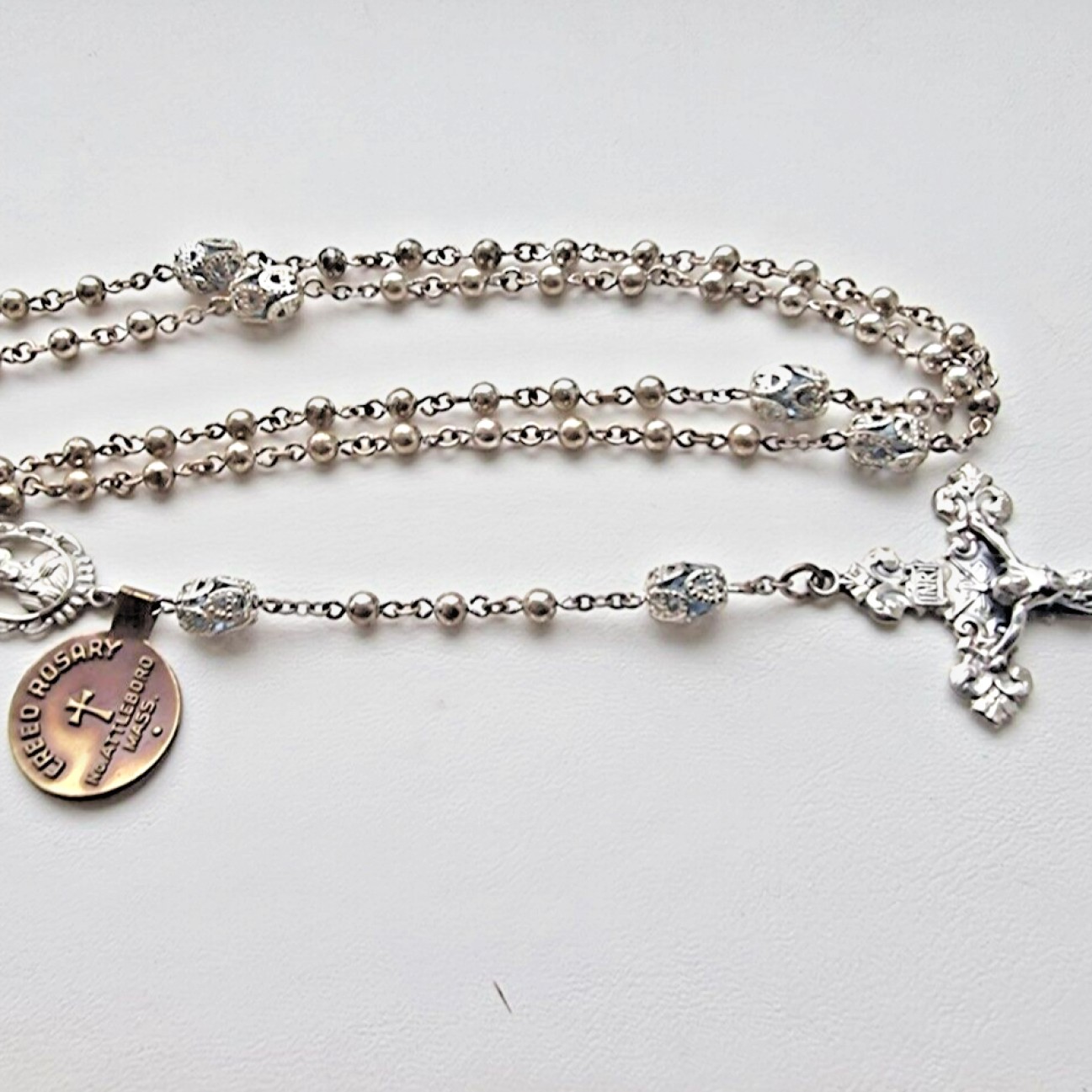 CREED 925 STERLING SILVER CLASSIC CATOLIC ROSARY WITH A CRUCIFIX AT