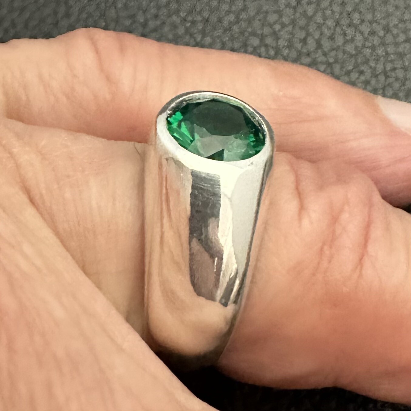 MJG STERLING SILVER MEN’S RING.10MM FACETED LAB EMERALD. SIZE 9. MAY BIRTHSTONE