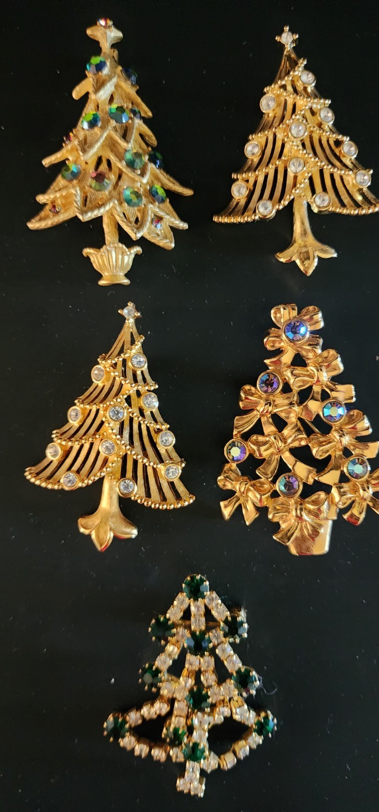 5 Christmas tree brooches. Vintage lot.