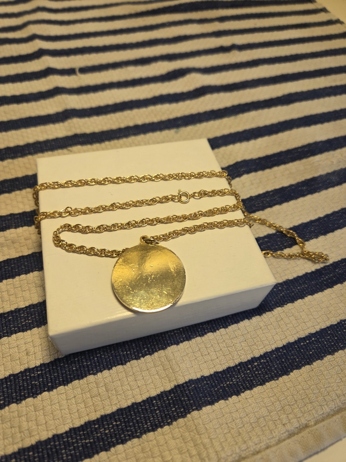 1979 Susan B Anthony Dollar Coin Necklace 18” Gold Tone Chain Vintage Pendant